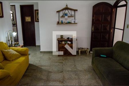 Sala de casa de condomínio para alugar com 3 quartos, 200m² em Vargem Grande, Rio de Janeiro
