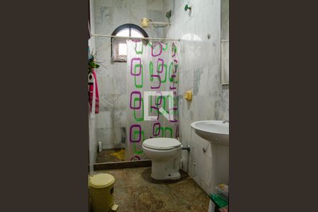 Casa de condomínio para alugar com 200m², 3 quartos e 3 vagasBanheiro social