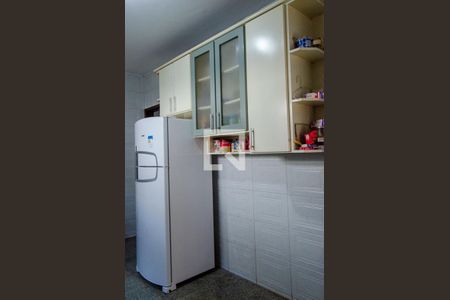 Casa de condomínio para alugar com 200m², 3 quartos e 3 vagasCozinha - Armários