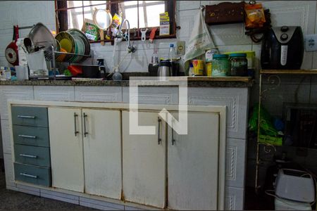 Casa de condomínio para alugar com 200m², 3 quartos e 3 vagasCozinha - Armários