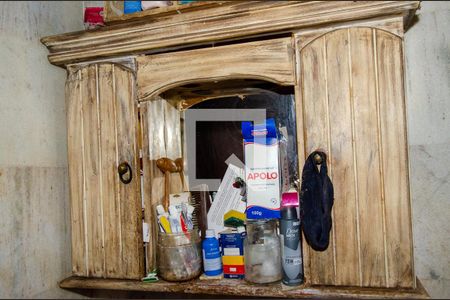 Casa de condomínio para alugar com 200m², 3 quartos e 3 vagasBanheiro do quarto 1 - armario