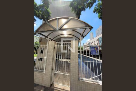 Apartamento à venda com 76m², 2 quartos e 1 vaga Apartamento à venda com 76m², 2 quartos e 1 vagaEntrada do Prédio