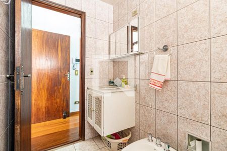 Banheiro sala de casa à venda com 3 quartos, 156m² em Jardim Ester Yolanda, São Paulo
