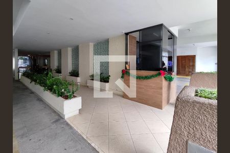 Apartamento à venda com 60m², 2 quartos e 1 vagaFachada e portaria