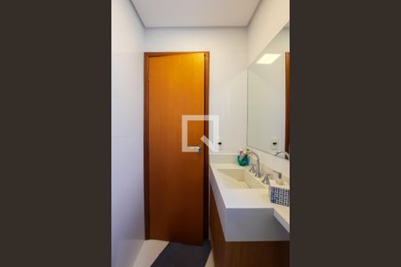 Apartamento à venda com 135m², 2 quartos e 2 vagas Apartamento à venda com 135m², 2 quartos e 2 vagasBanheiro da Suíte 1