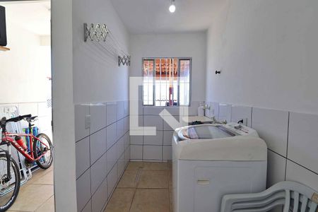 Casa à venda com 80m², 2 quartos e sem vagaÁrea de Serviço 2