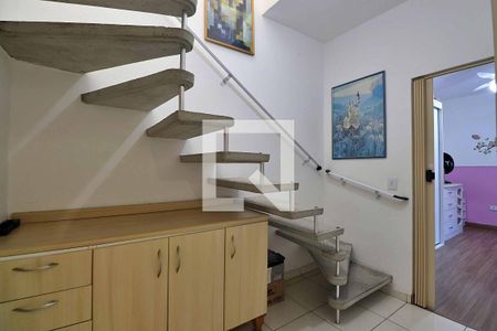 Casa à venda com 80m², 2 quartos e sem vagaEscada