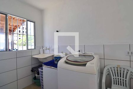 Casa à venda com 80m², 2 quartos e sem vagaÁrea de Serviço 2