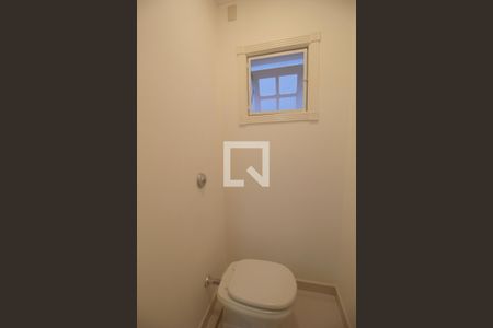 Casa de condomínio para alugar com 270m², 4 quartos e 4 vagasLavabo