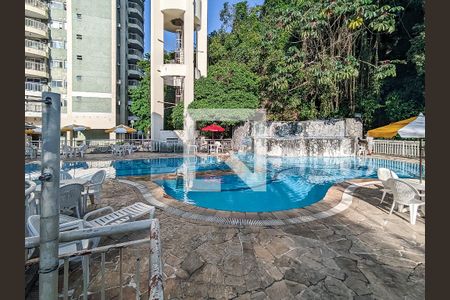 Apartamento à venda com 75m², 2 quartos e 1 vaga Apartamento à venda com 75m², 2 quartos e 1 vagaÁrea comum - Piscina