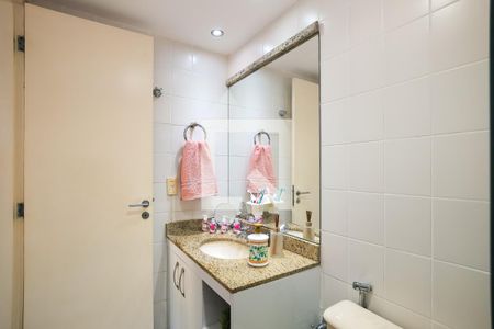 Apartamento à venda com 75m², 2 quartos e 1 vaga Apartamento à venda com 75m², 2 quartos e 1 vagaBanheiro da Suíte