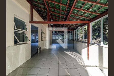 Apartamento à venda com 75m², 2 quartos e 1 vaga Apartamento à venda com 75m², 2 quartos e 1 vagaÁrea comum - Salão de festas