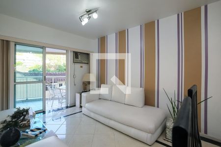 Apartamento à venda com 75m², 2 quartos e 1 vaga Apartamento à venda com 75m², 2 quartos e 1 vagaSala