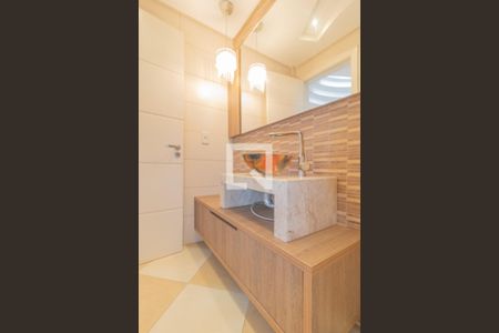 Casa de condomínio à venda com 429m², 5 quartos e 2 vagas Casa de condomínio à venda com 429m², 5 quartos e 2 vagasLavabo