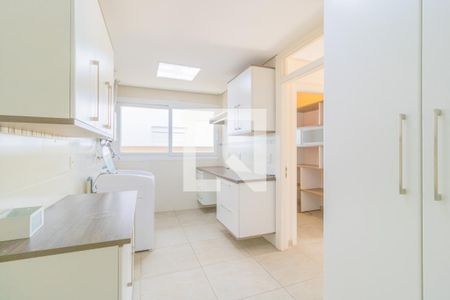 Casa de condomínio à venda com 429m², 5 quartos e 2 vagas Casa de condomínio à venda com 429m², 5 quartos e 2 vagasÁrea de Serviço