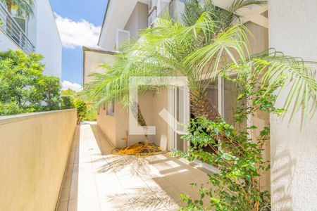 Casa de condomínio à venda com 429m², 5 quartos e 2 vagas Casa de condomínio à venda com 429m², 5 quartos e 2 vagasQuintal