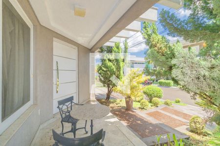 Casa de condomínio à venda com 429m², 5 quartos e 2 vagas Casa de condomínio à venda com 429m², 5 quartos e 2 vagasFachada