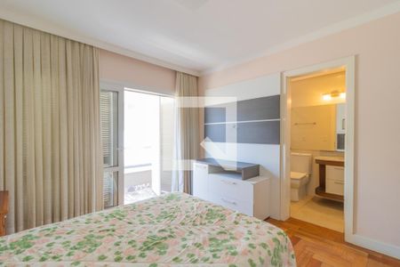 Casa de condomínio à venda com 429m², 5 quartos e 2 vagas Casa de condomínio à venda com 429m², 5 quartos e 2 vagasQuarto Suíte 1