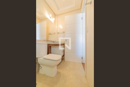 Casa de condomínio à venda com 429m², 5 quartos e 2 vagas Casa de condomínio à venda com 429m², 5 quartos e 2 vagasBanheiro da Suíte 1