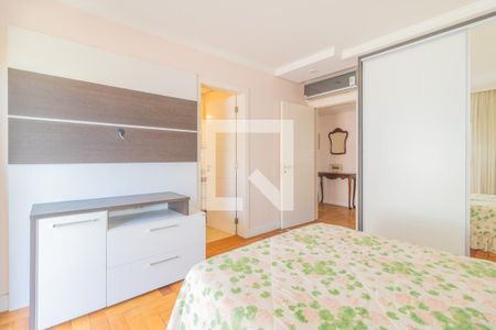 Casa de condomínio à venda com 429m², 5 quartos e 2 vagas Casa de condomínio à venda com 429m², 5 quartos e 2 vagasQuarto Suíte 1