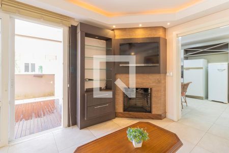 Casa de condomínio à venda com 429m², 5 quartos e 2 vagas Casa de condomínio à venda com 429m², 5 quartos e 2 vagasSala 2