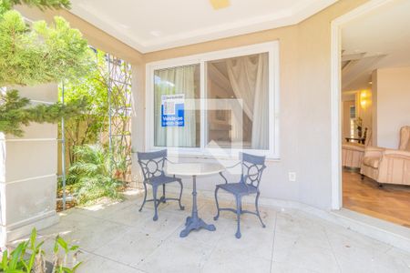 Casa de condomínio à venda com 429m², 5 quartos e 2 vagas Casa de condomínio à venda com 429m², 5 quartos e 2 vagasFachada