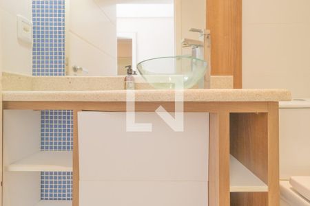 Casa de condomínio à venda com 429m², 5 quartos e 2 vagas Casa de condomínio à venda com 429m², 5 quartos e 2 vagasBanheiro de serviço