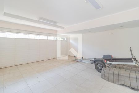 Casa de condomínio à venda com 429m², 5 quartos e 2 vagas Casa de condomínio à venda com 429m², 5 quartos e 2 vagasGaragem