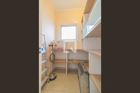 Casa de condomínio à venda com 429m², 5 quartos e 2 vagas Casa de condomínio à venda com 429m², 5 quartos e 2 vagasDepósito