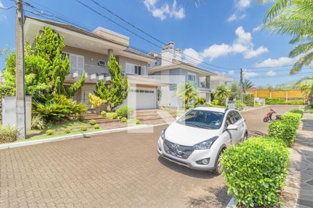 Casa de condomínio à venda com 429m², 5 quartos e 2 vagas Casa de condomínio à venda com 429m², 5 quartos e 2 vagasFachada