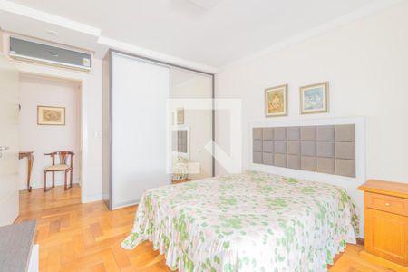 Casa de condomínio à venda com 429m², 5 quartos e 2 vagas Casa de condomínio à venda com 429m², 5 quartos e 2 vagasQuarto Suíte 1