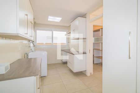 Casa de condomínio à venda com 429m², 5 quartos e 2 vagas Casa de condomínio à venda com 429m², 5 quartos e 2 vagasÁrea de Serviço