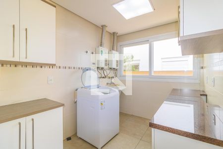 Casa de condomínio à venda com 429m², 5 quartos e 2 vagas Casa de condomínio à venda com 429m², 5 quartos e 2 vagasÁrea de Serviço