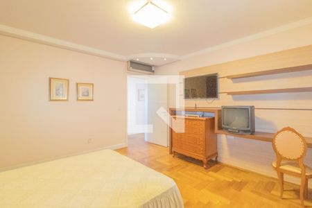 Casa de condomínio à venda com 429m², 5 quartos e 2 vagas Casa de condomínio à venda com 429m², 5 quartos e 2 vagasQuarto 2