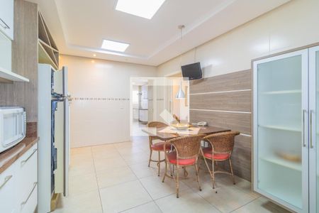 Casa de condomínio à venda com 429m², 5 quartos e 2 vagas Casa de condomínio à venda com 429m², 5 quartos e 2 vagasCozinha