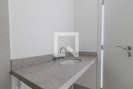 Banheiro de kitnet/studio à venda com 1 quarto, 25m² em Farroupilha, Porto Alegre
