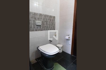 Casa de condomínio para alugar com 120m², 3 quartos e 2 vagasBanheiro social