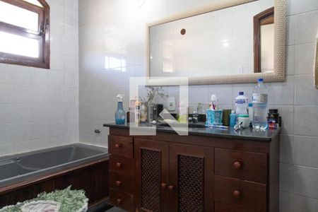 Casa de condomínio para alugar com 120m², 3 quartos e 2 vagasBanheiro da suíte