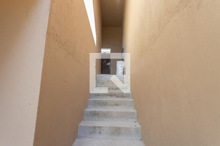 Studio para alugar com 27m², 1 quarto e sem vagaEscada entrada 