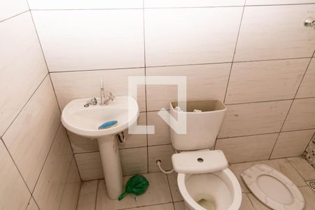 Banheiro de kitnet/studio para alugar com 1 quarto, 27m² em Canhema, Diadema