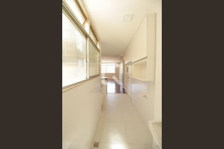 Apartamento à venda com 141m², 3 quartos e 1 vagaÁrea de Serviço