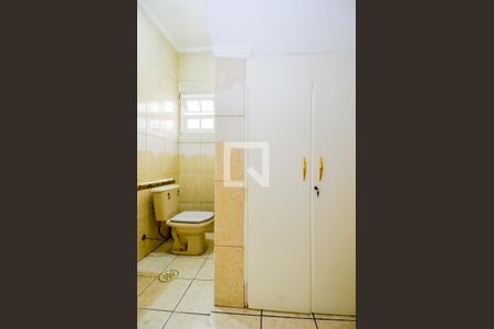 Lavabo  de casa para alugar com 3 quartos, 300m² em Jardim Vila Galvão, Guarulhos