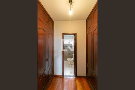 Casa à venda com 400m², 3 quartos e 4 vagas Casa à venda com 400m², 3 quartos e 4 vagasQuarto Suíte