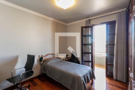 Casa à venda com 400m², 3 quartos e 4 vagas Casa à venda com 400m², 3 quartos e 4 vagasQuarto 1