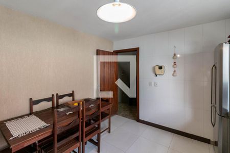 Casa à venda com 400m², 3 quartos e 4 vagas Casa à venda com 400m², 3 quartos e 4 vagasCozinha