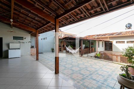 Casa à venda com 400m², 3 quartos e 4 vagas Casa à venda com 400m², 3 quartos e 4 vagasVaranda gourmet