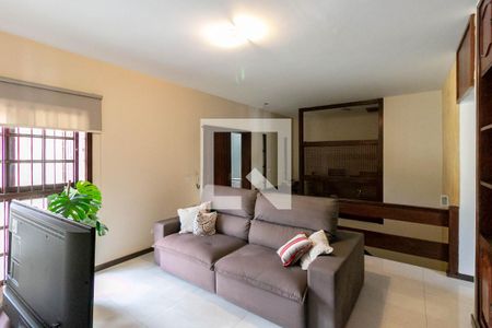 Casa à venda com 400m², 3 quartos e 4 vagas Casa à venda com 400m², 3 quartos e 4 vagasSala 2