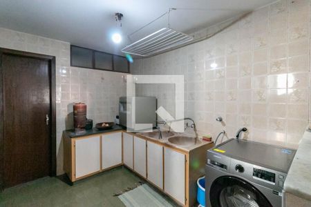 Casa à venda com 400m², 3 quartos e 4 vagas Casa à venda com 400m², 3 quartos e 4 vagasÁrea de Serviço