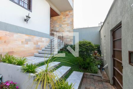 Casa à venda com 400m², 3 quartos e 4 vagas Casa à venda com 400m², 3 quartos e 4 vagasEntrada