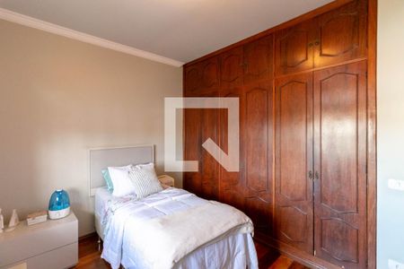 Casa à venda com 400m², 3 quartos e 4 vagas Casa à venda com 400m², 3 quartos e 4 vagasQuarto 2